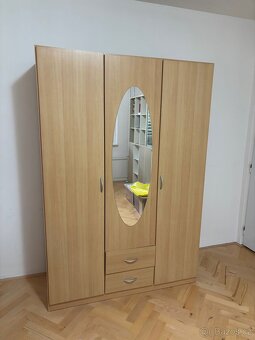 Šatní skříň - 10