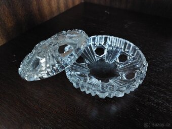 Porcelán a broušené sklo - 10