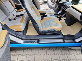 BMW I3, REX, 125kW, r.v.2017, koupeno a servisováno v ČR - 10