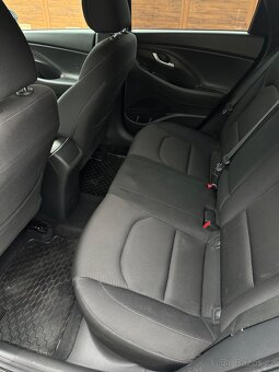 TOP - Hyundai i30 Combi 1.6 CRDI - SERVIS - 10