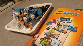 LEGO BOOST 17101 - kompletní sada s USB adaptérem navíc - 10