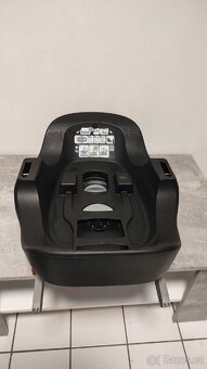 Britax romer BABY-SAFE 2 i-SIZE + Základna - 10