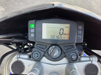YAMAHA XT 125 R 2012 - 10