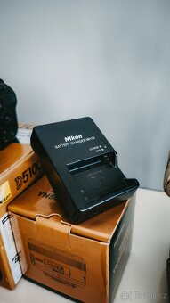 Nikon D5100 + 50mm f/1.8 - 10