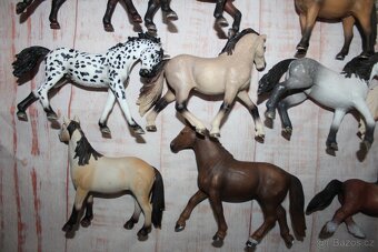 Figurky koní Schleich 3 - 10