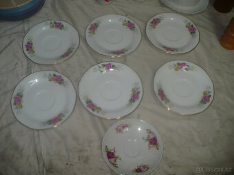 talíře, čajový servis,skleničky na víno,vysavač - 10