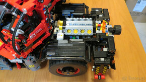 Lego Technic 42082 Terénní jeřáb - 10