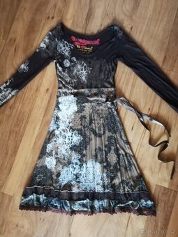 Dívčí/dámské hnědé šaty zn. Desigual vel. XS, Dívčí 152/158 - 10