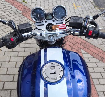 YAMAHA XJR1300 - 10