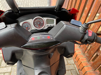 Gilera Nexus 125 i.e - 10