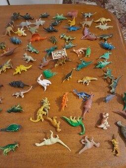figurky dinosaurus - 10