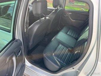 Prodám Dacia Duster 4x4 1,2 benz 92 KW rv 16 - 10