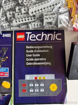 LEGO Technic Control Center II 8485 - 10
