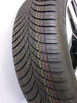 Celoroční sada Renault 7x20 ET34 5x114,3x66 - 215/45/20 95T - 10