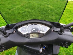 Yamaha x-max 250 - 10