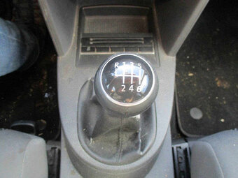 VW TOURAN 1,4TGi 110KW CNG bez koroze 05/2011 - 10