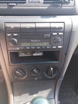 Škoda Octavia 2,0i combi - 10