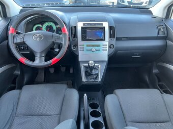 Toyota Corolla Verso, 2.0 D-4D 85kW TAŽNÉ - 10