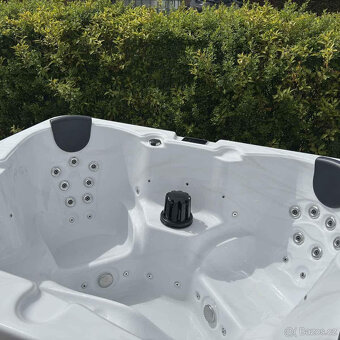Akrylátová venkovní viřivka Marivox, hot tub, koupací sud - 10