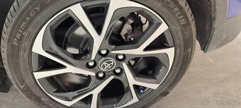 Prodám Toyotu C-HR 2.0 hybrid výbava Selection - 10
