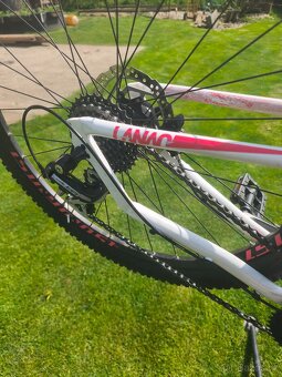 Horské kolo GHOST LANAO 2.7 AL 2020 Star White / Ruby Pink - 10