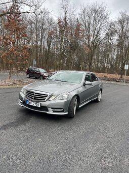 Mercedes e212 - 10