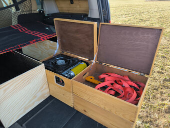 Expediční speciál Land Rover Discovery 3 - 10