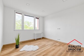 Pronájem bytu v os. vlast. o velikosti 2+1+balkon/58 m2 na u - 10