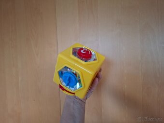 Interaktivní kostka pro batolata, 10cm - 10