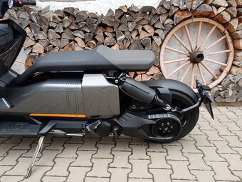 BMW CE 04 - 10