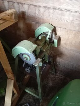 Sloupová vrtačka Škoda a další stroje do dílny - 10