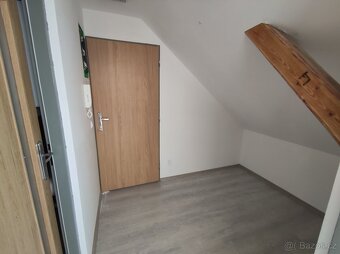 Pronajmu nový, podkrovní byt 1+kk v Mimoni, ul. Lužická 105 - 10
