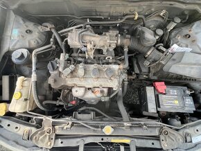 Nissan Almera - 10