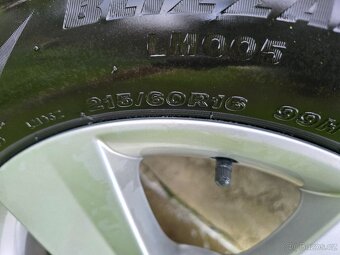 Prodám originální zimní sadu na superb 3 215 60 R16 - 10