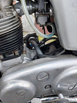 Norton Comando 750 - 10