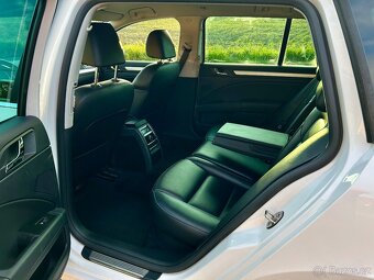 Škoda Superb 2.0TDI Elegance Facelift 4x4 DSG Servisováno - 10