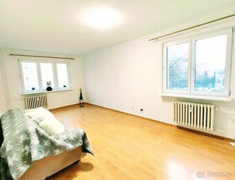 Pronájem bytu 2+1 s balkonem, Karviná Ráj, ul. Božkova - 10