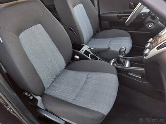 Kia Ceed Kombi 1.4 16V 77kW registrace 12/2011 Nová STK - 10