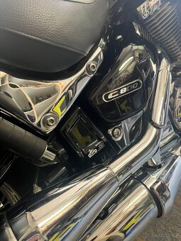 Suzuki C800 Intruder - 10