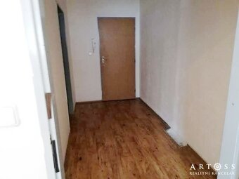 (ŠM19) Pronájem bytu 65 m2 se 2 pokoji s vlastní kuchyňkou, - 10