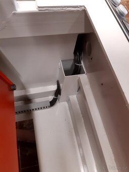 Formátovací pila s 4000 x 410 mm posuvným stolem. - 10