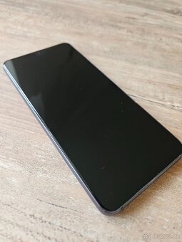 Samsung Galaxy S21 5G 8/128 black - TOP stav - 10