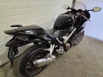 Honda VFR 800 VTEC - 10