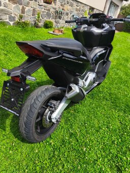 Honda Forza 750 ABS,TC (2022) TOP stav, jako nová, 16 tis.km - 10