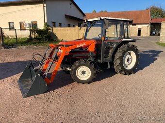 Malotraktor Kubota GL 29 s kabinou a čelním nakladačem - 10