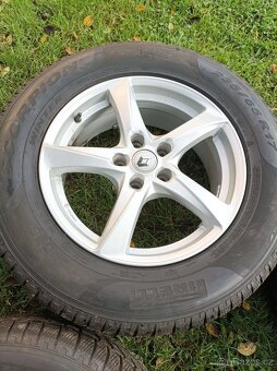 Zimní sada Renault r17 5x114,3 Pirelli 235/65/17 - 10