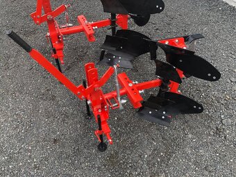 Obracecí pluh PO 230 - 10