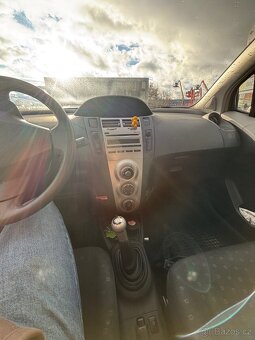 Toyota Yaris 1.3 Benzin - 10