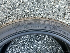 Pěkné zimní pneu Nokian 255/40/21 vzorek 8mm - 10
