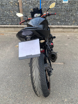 Kawasaki Z750R - 10
